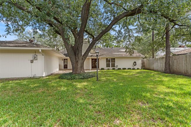 506 Briar Hill Drive, Houston, TX 77042