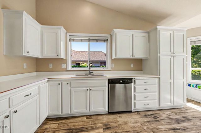 935 Cypress Point Loop, Ashland, OR 97520