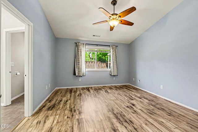935 Cypress Point Loop, Ashland, OR 97520