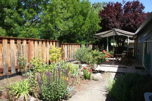 935 Cypress Point Loop, Ashland, OR 97520