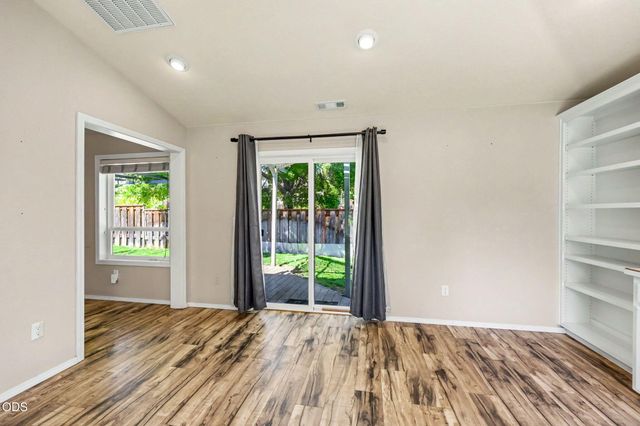 935 Cypress Point Loop, Ashland, OR 97520