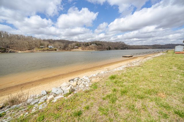 1987 Hardin Bottom River Rd, Clifton, TN 38425