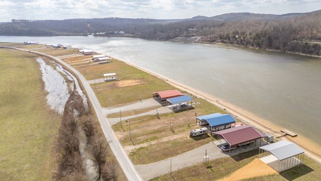 1987 Hardin Bottom River Rd, Clifton, TN 38425