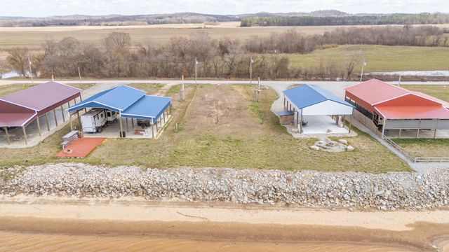 1987 Hardin Bottom River Rd, Clifton, TN 38425