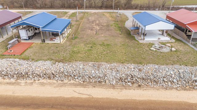 1987 Hardin Bottom River Rd, Clifton, TN 38425