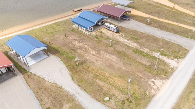 1987 Hardin Bottom River Rd, Clifton, TN 38425