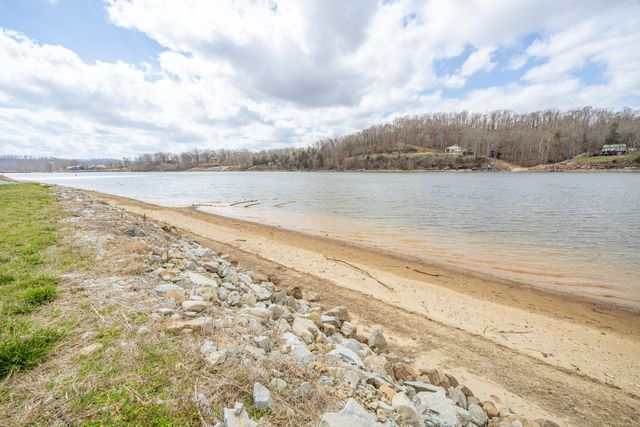 1987 Hardin Bottom River Rd, Clifton, TN 38425