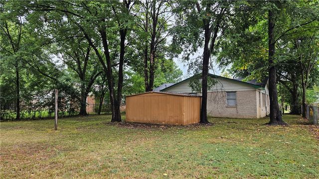 1111 Avenue 4 NE, Atkins, AR 72823