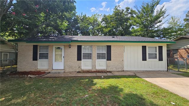 1111 Avenue 4 NE, Atkins, AR 72823