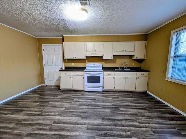 1111 Avenue 4 NE, Atkins, AR 72823