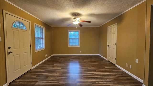 1111 Avenue 4 NE, Atkins, AR 72823