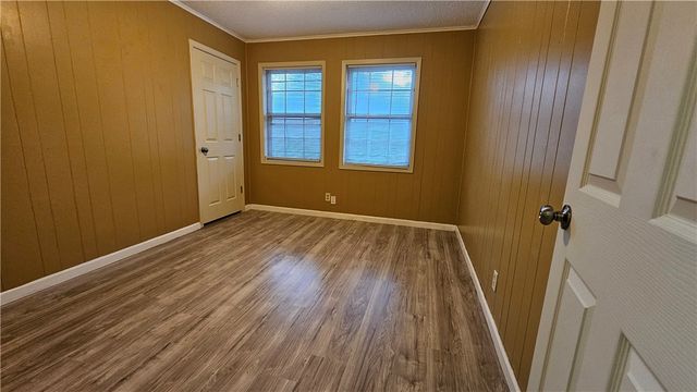 1111 Avenue 4 NE, Atkins, AR 72823