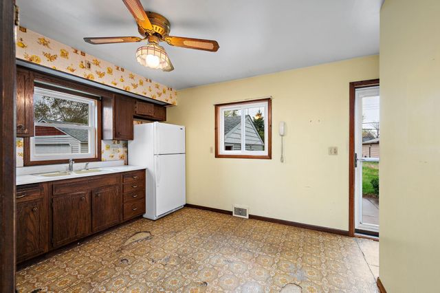 2129 Ericon Drive, Brooklyn Center, MN 55430