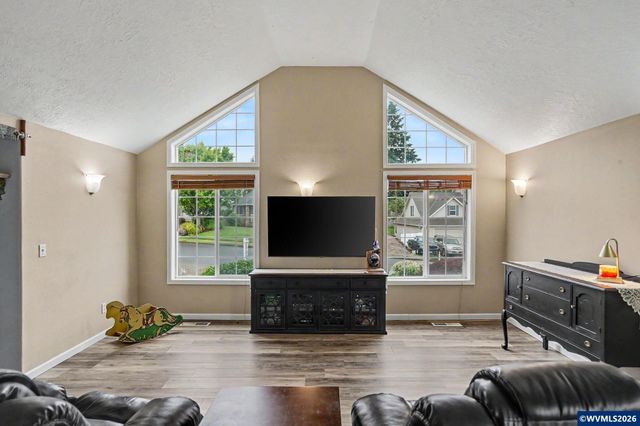 813 SW 8th St, Sublimity, OR 97385