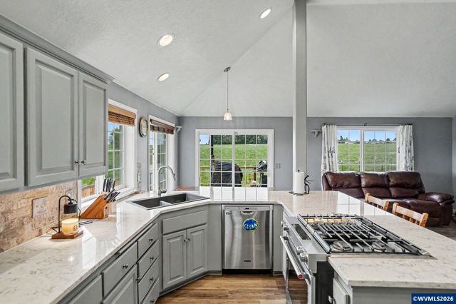813 SW 8th St, Sublimity, OR 97385