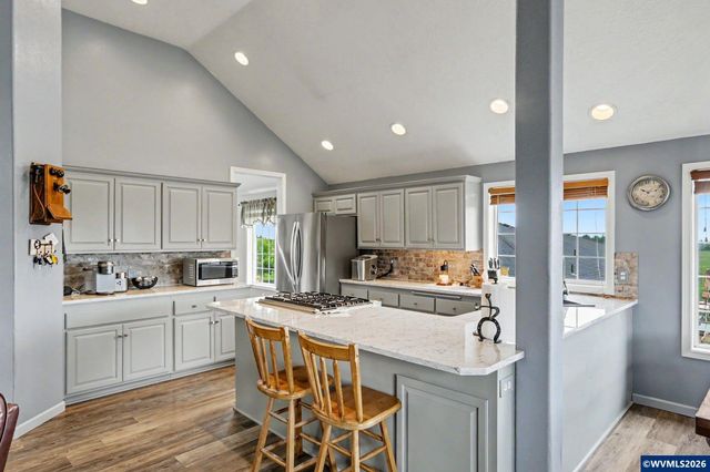 813 SW 8th St, Sublimity, OR 97385