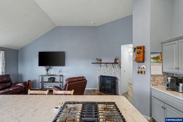 813 SW 8th St, Sublimity, OR 97385