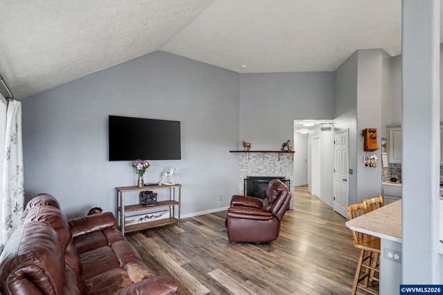 813 SW 8th St, Sublimity, OR 97385