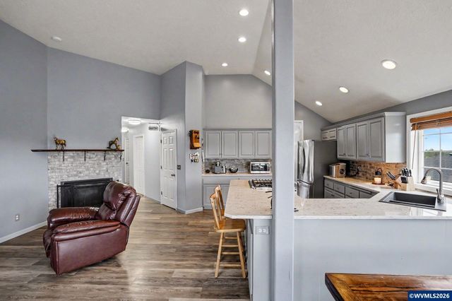 813 SW 8th St, Sublimity, OR 97385