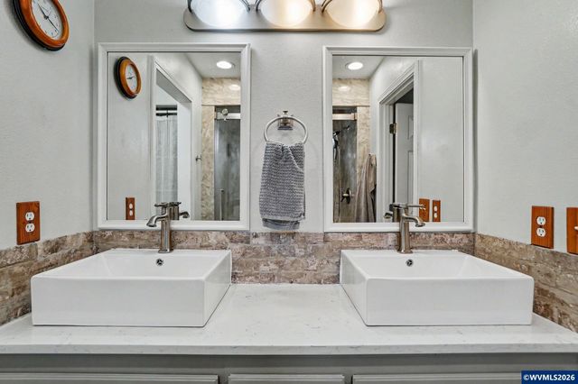 813 SW 8th St, Sublimity, OR 97385