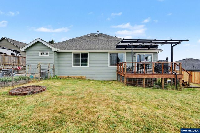 813 SW 8th St, Sublimity, OR 97385