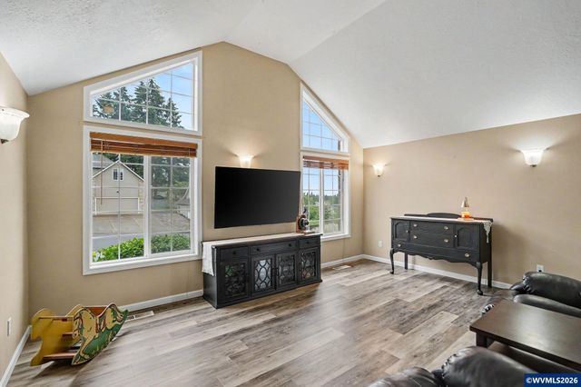 813 SW 8th St, Sublimity, OR 97385