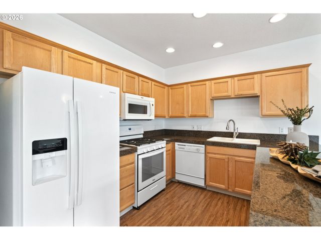 105 3RD St, Lake Oswego, OR 97034