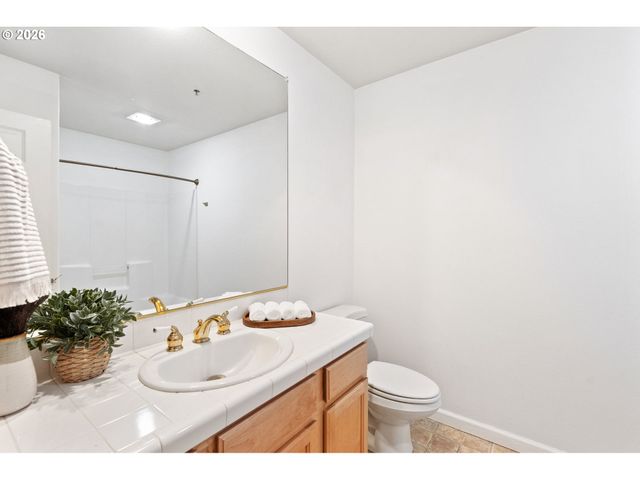 105 3RD St, Lake Oswego, OR 97034