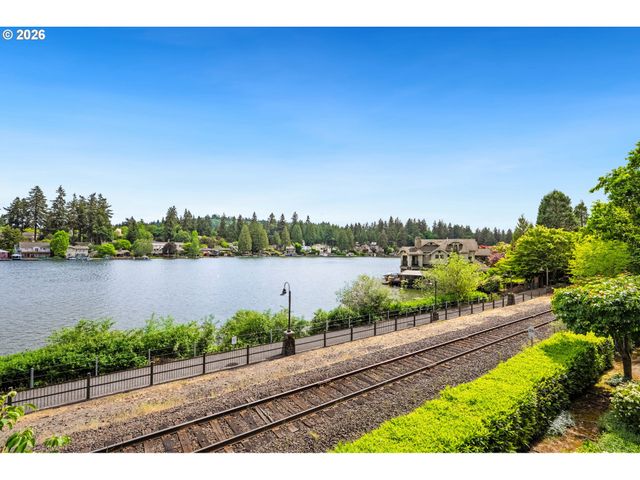 105 3RD St, Lake Oswego, OR 97034