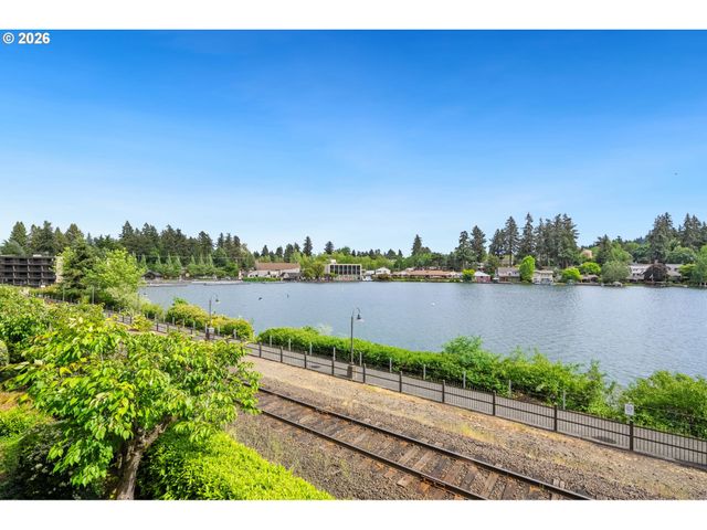 105 3RD St, Lake Oswego, OR 97034