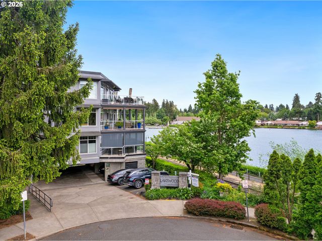105 3RD St, Lake Oswego, OR 97034