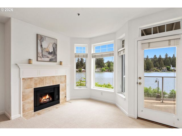 105 3RD St, Lake Oswego, OR 97034