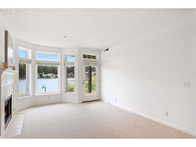 105 3RD St, Lake Oswego, OR 97034