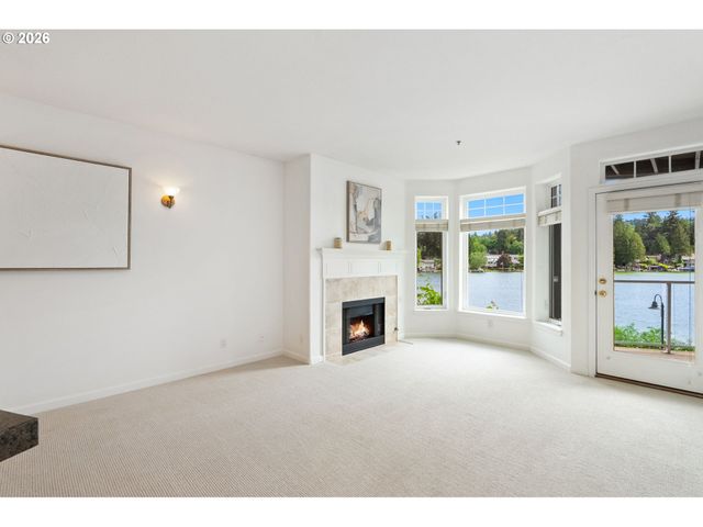 105 3RD St, Lake Oswego, OR 97034