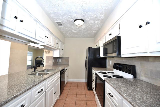 16222 Queensdale Drive, Houston, TX 77082