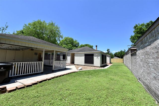 16222 Queensdale Drive, Houston, TX 77082