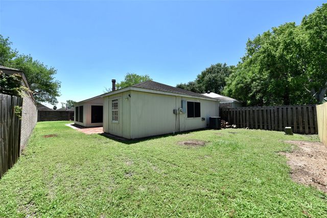 16222 Queensdale Drive, Houston, TX 77082