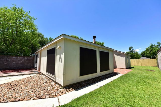 16222 Queensdale Drive, Houston, TX 77082