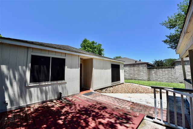 16222 Queensdale Drive, Houston, TX 77082