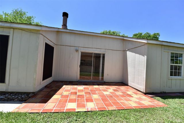 16222 Queensdale Drive, Houston, TX 77082