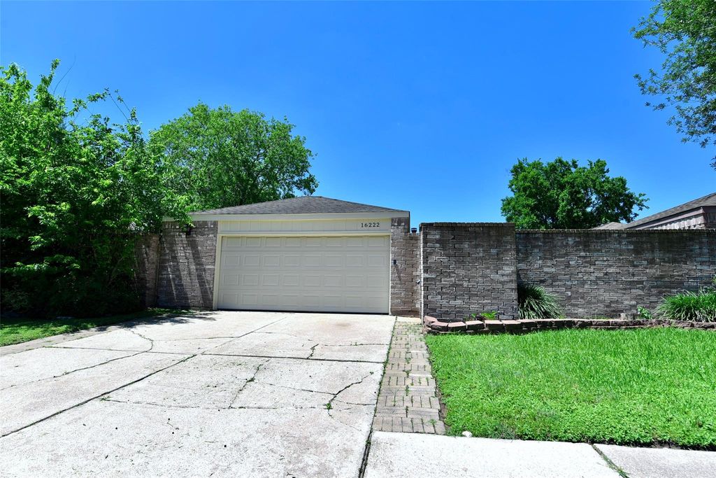 16222 Queensdale Drive, Houston, TX 77082