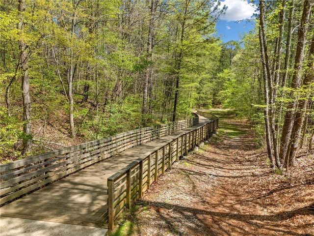 285 Vista Lane, Woodstock, GA 30189