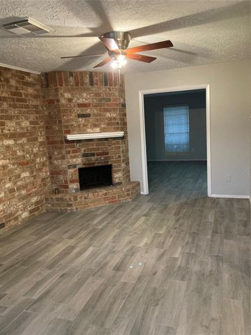 3918 Laura Leigh Drive, Friendswood, TX 77546