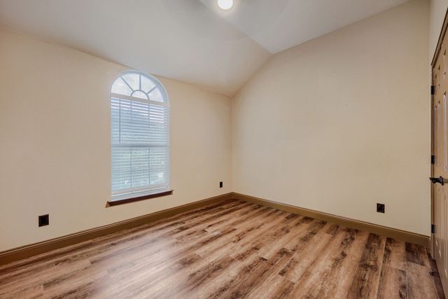940 Melissa Drive, Waxahachie, TX 75167