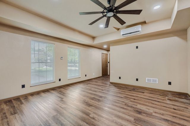 940 Melissa Drive, Waxahachie, TX 75167