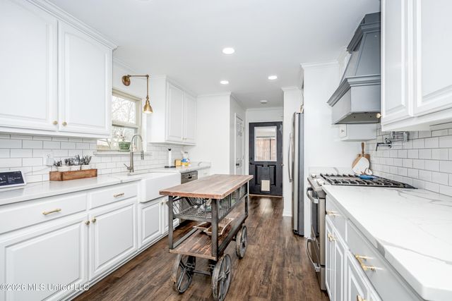 2518 Havard Road, Ocean Springs, MS 39564