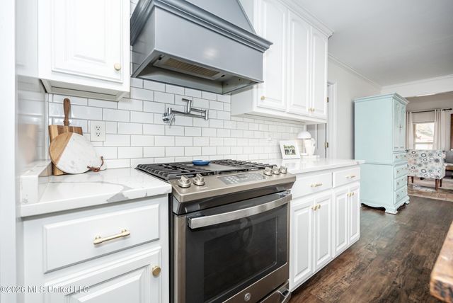 2518 Havard Road, Ocean Springs, MS 39564