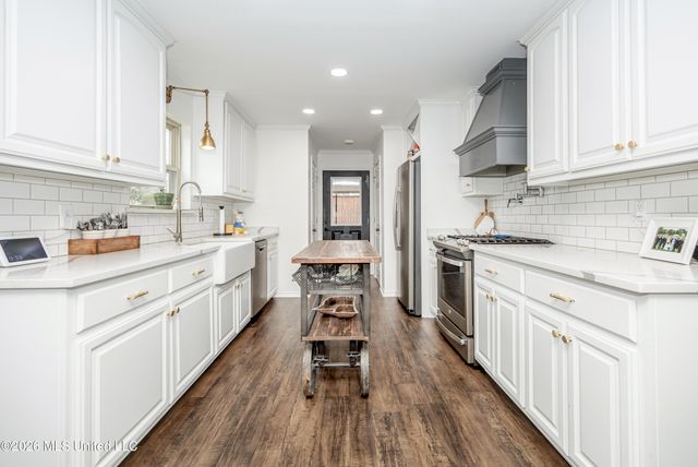 2518 Havard Road, Ocean Springs, MS 39564