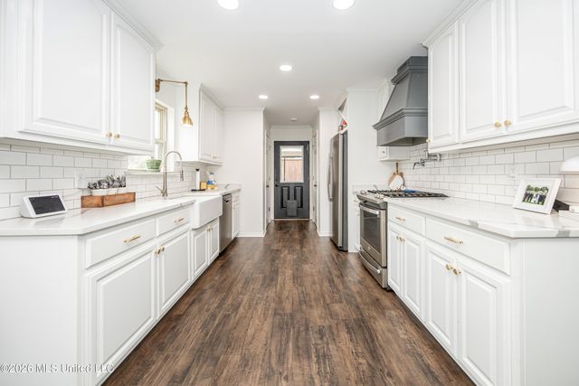 2518 Havard Road, Ocean Springs, MS 39564