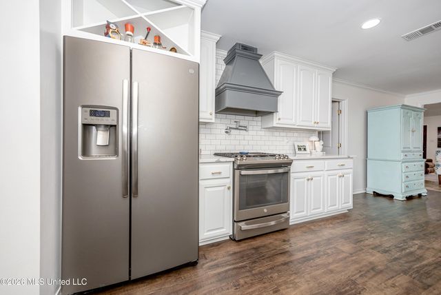 2518 Havard Road, Ocean Springs, MS 39564